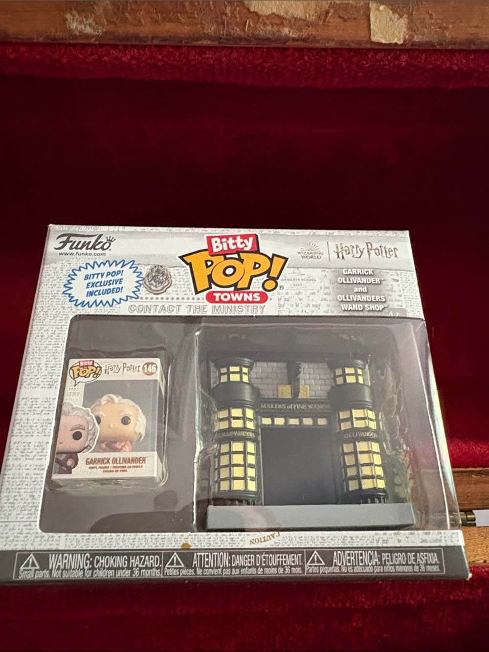 Funko Bitty Pop! Towns Ollivanders Display Set - Black & Yellow